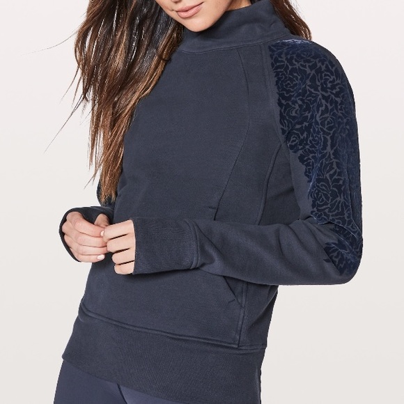 NWT MDNI LULULEMON FLORAL FLOCK PULLOVER - Size 2 - Picture 2 of 8